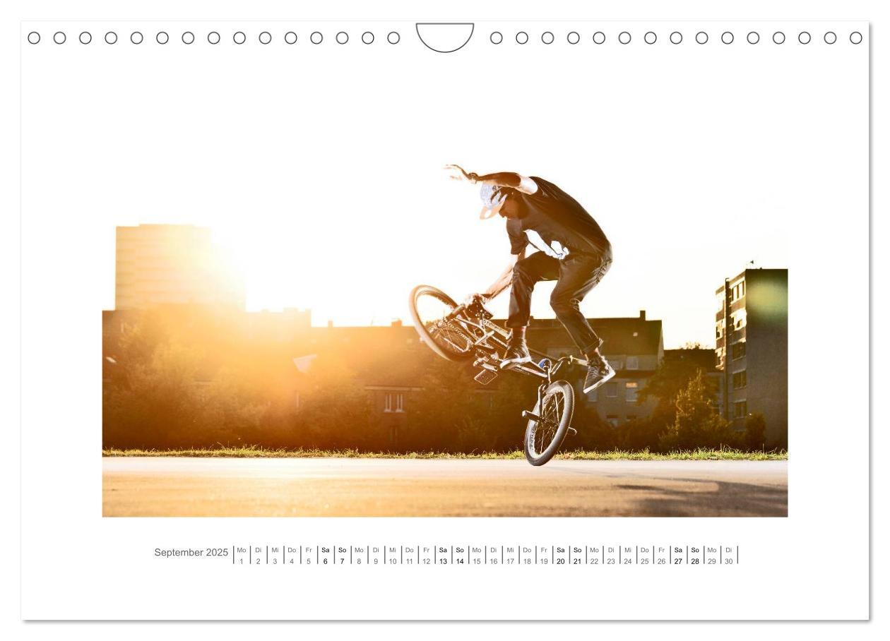 Bild: 9783435561865 | fullbmxcrmo4130 - bmx fotografie von tim korbmacher (Wandkalender...