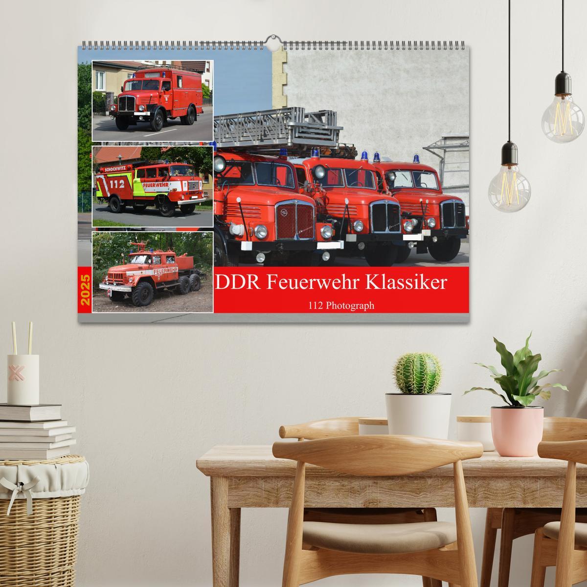 Bild: 9783457186701 | DDR Feuerwehr Klassiker (Wandkalender 2025 DIN A2 quer), CALVENDO...