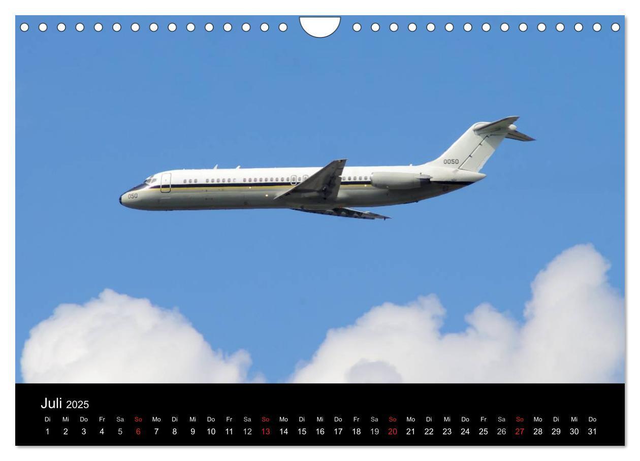 Bild: 9783435819256 | Militär - Flugzeuge (Wandkalender 2025 DIN A4 quer), CALVENDO...