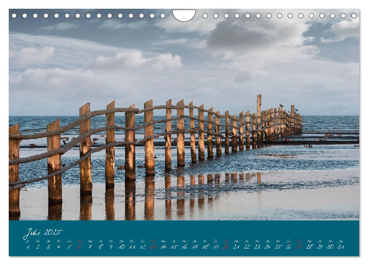 Bild: 9783435650149 | Blick auf die Halbinsel Fischland, Darß und Zingst (Wandkalender...