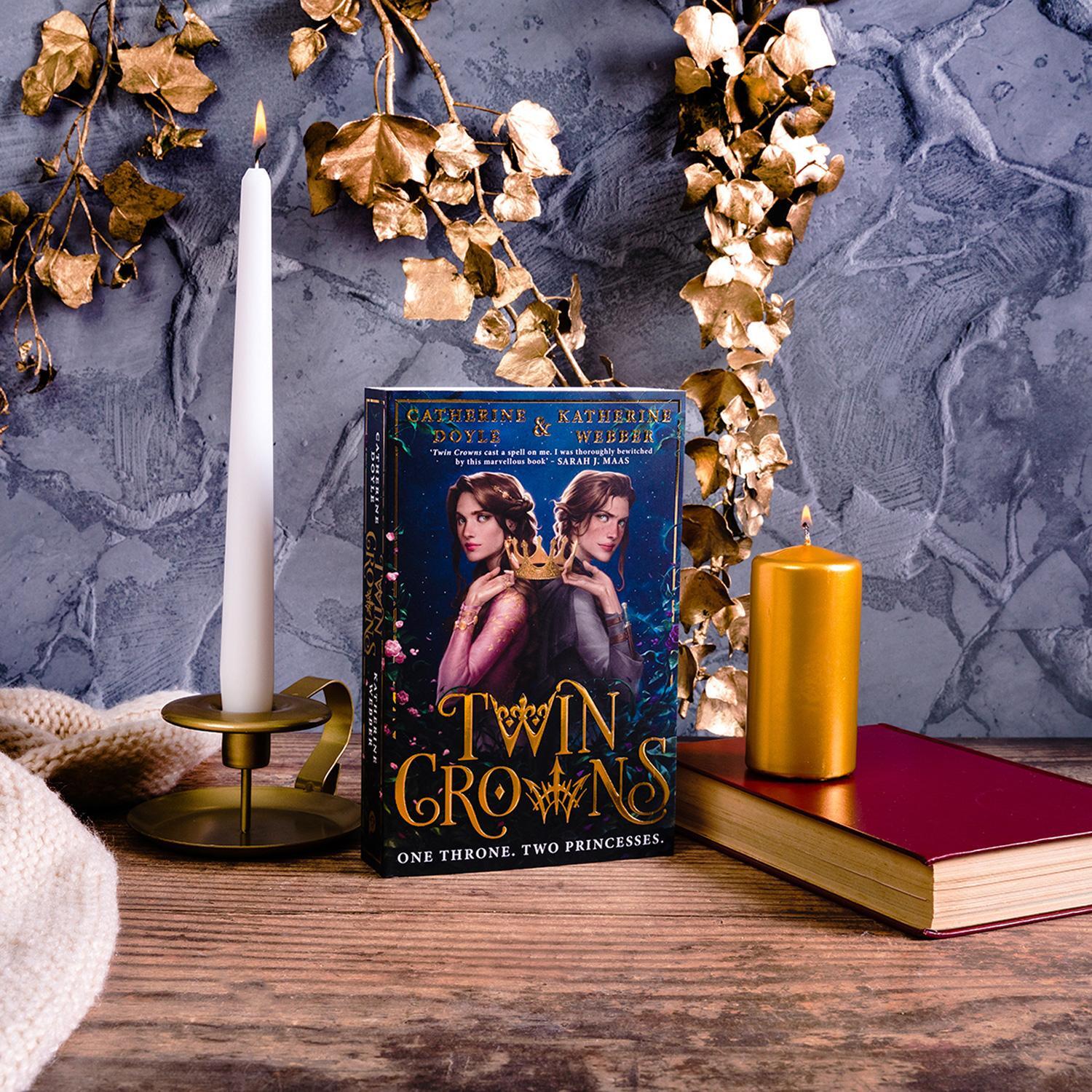 Bild: 9780755503643 | Twin Crowns | Catherine Doyle (u. a.) | Taschenbuch | Twin Crowns