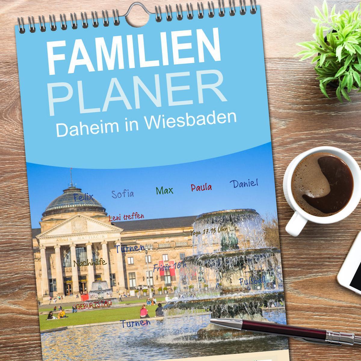 Bild: 9783457102565 | Familienplaner 2025 - Daheim in Wiesbaden mit 5 Spalten...