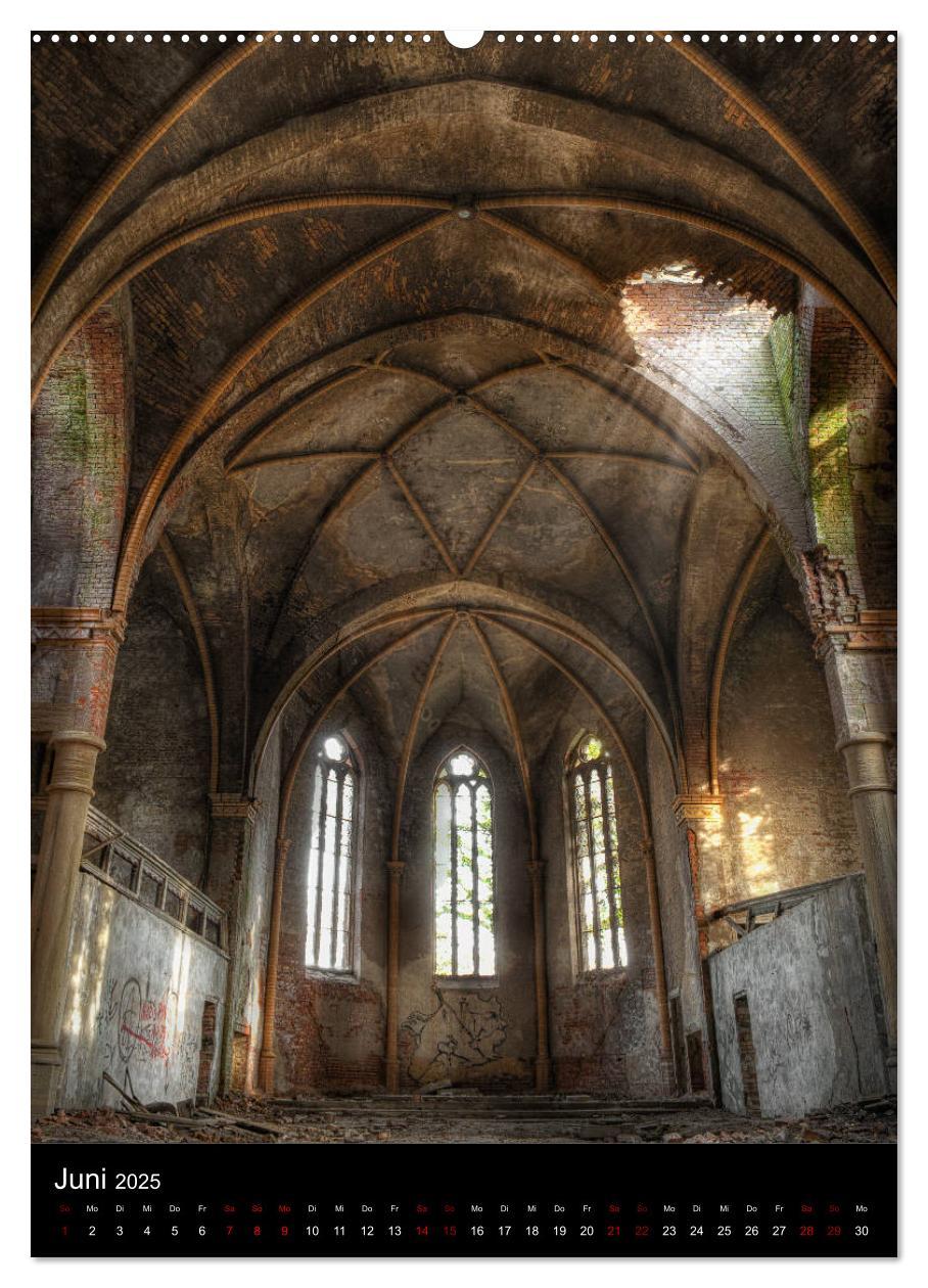 Bild: 9783435986712 | Lost Places - Verlassene Kirchen (Wandkalender 2025 DIN A2 hoch),...