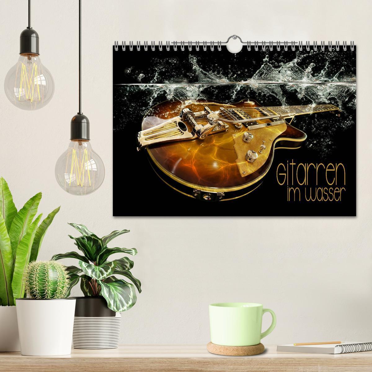 Bild: 9783435105700 | Gitarren im Wasser (Wandkalender 2025 DIN A4 quer), CALVENDO...