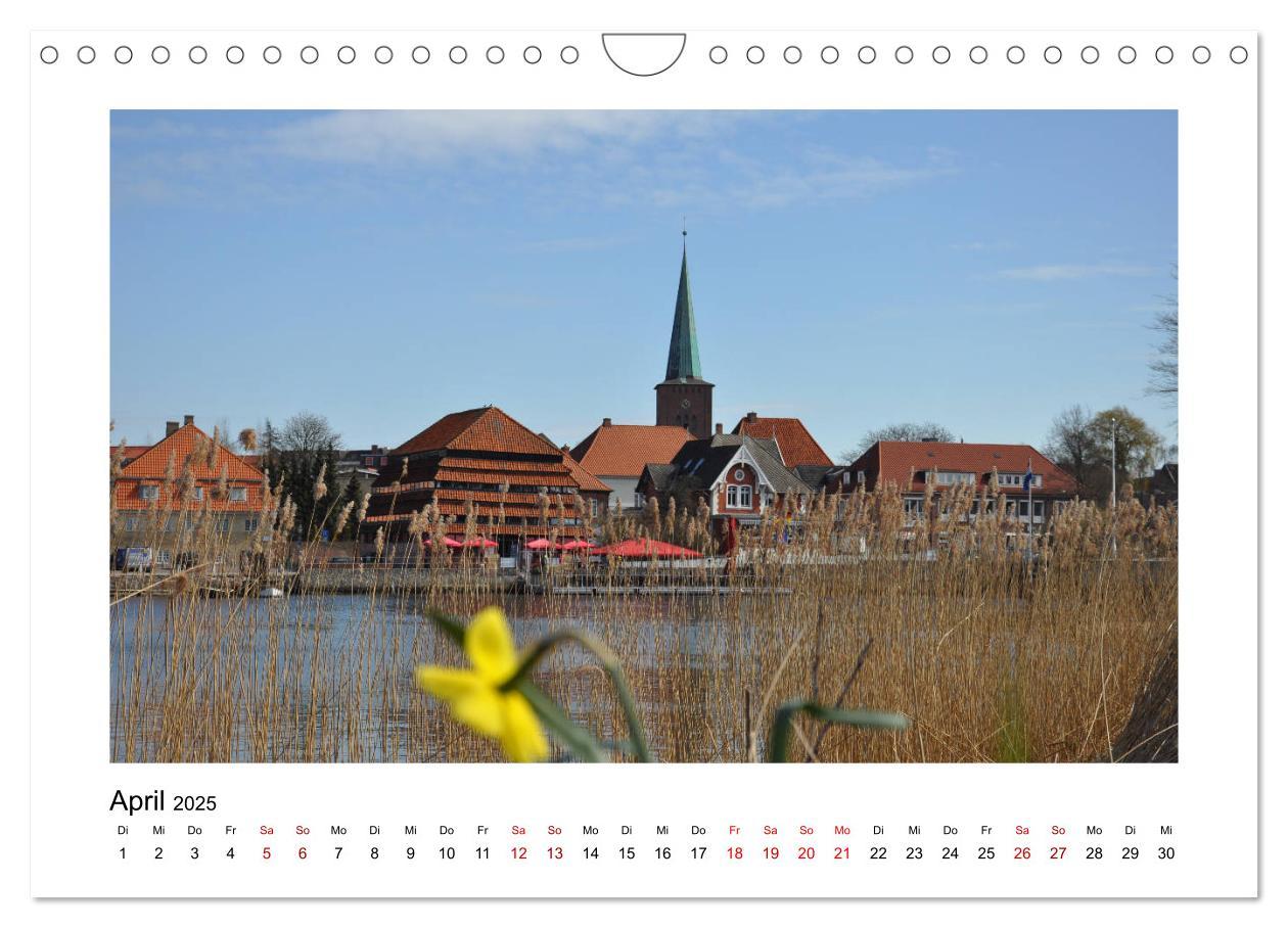 Bild: 9783435431694 | Neustadt in Holstein - Charmante Stadt am Meer (Wandkalender 2025...