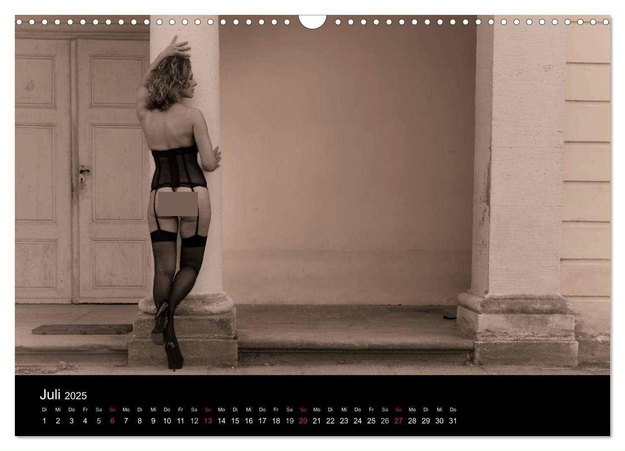 Bild: 9783435832989 | Dessous (Wandkalender 2025 DIN A3 quer), CALVENDO Monatskalender