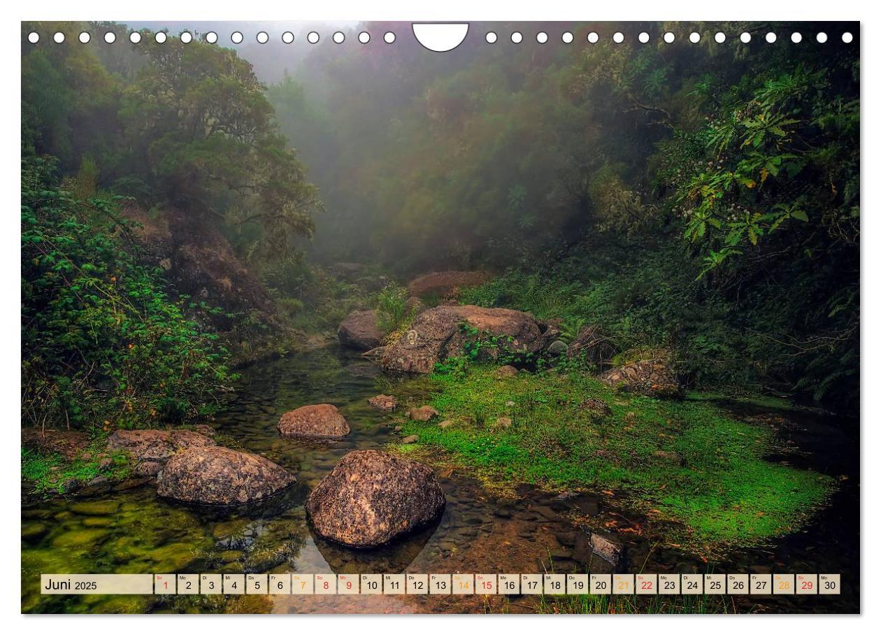 Bild: 9783435468089 | Madeira - blaues Wasser, grüne Berge, bunte Blumen (Wandkalender...