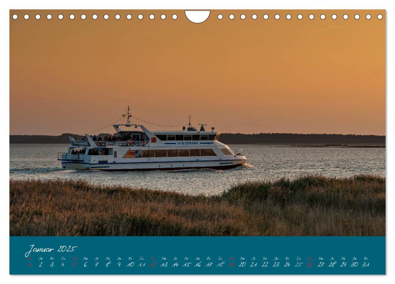 Bild: 9783435650149 | Blick auf die Halbinsel Fischland, Darß und Zingst (Wandkalender...