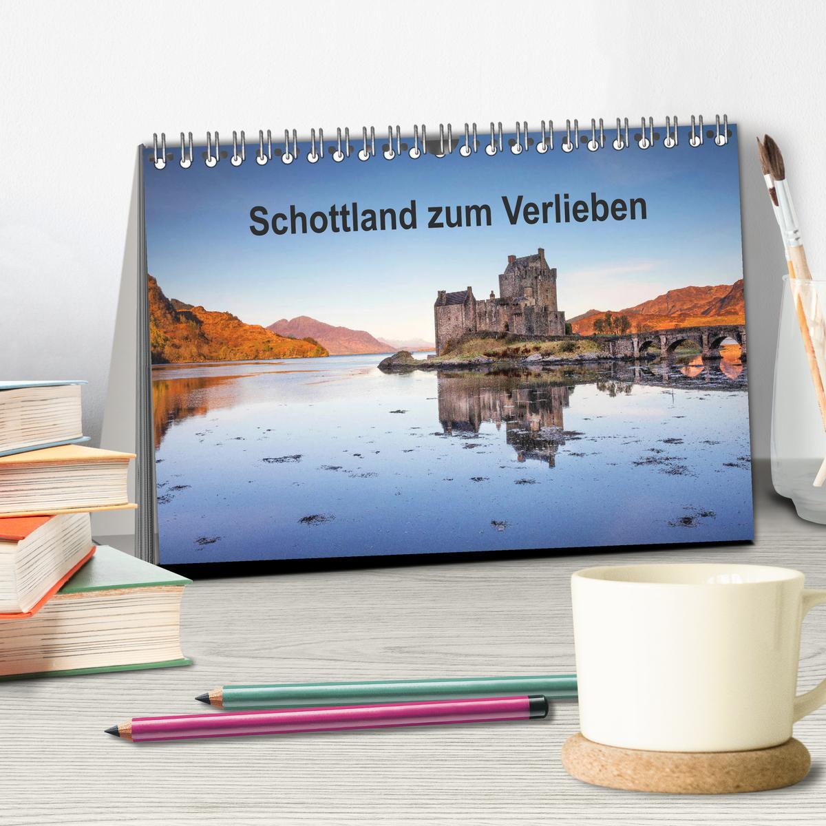 Bild: 9783435298792 | Schottland zum Verlieben (Tischkalender 2025 DIN A5 quer), CALVENDO...