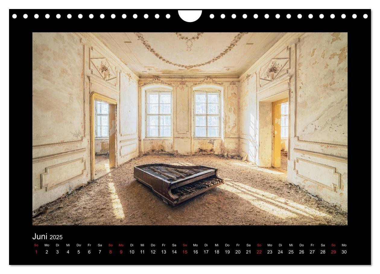 Bild: 9783435238903 | Die Schönheit des Verfalls - Lost Places (Wandkalender 2025 DIN A4...