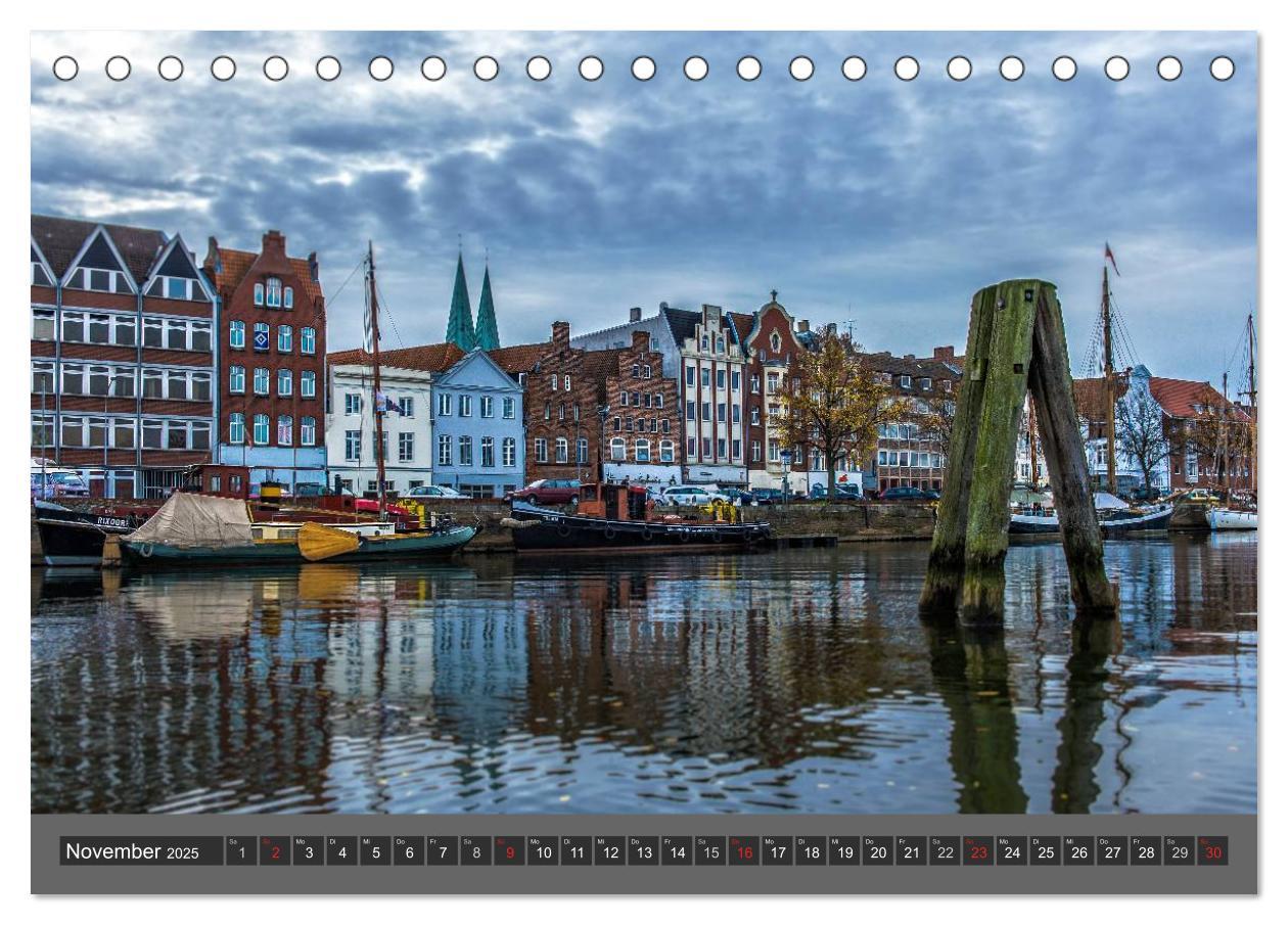 Bild: 9783435621996 | Die Hansestadt Lübeck (Tischkalender 2025 DIN A5 quer), CALVENDO...