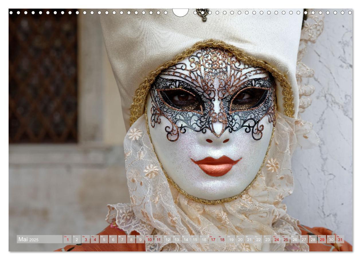 Bild: 9783383855092 | neunziggrad I photoart: venezia carnevale (Wandkalender 2025 DIN A3...