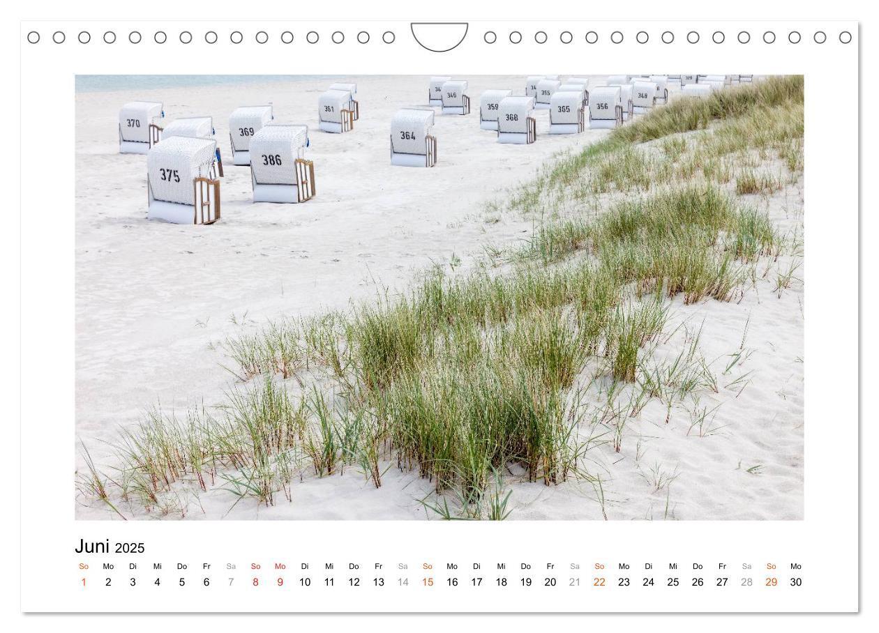 Bild: 9783435571895 | Strandkorb Idylle (Wandkalender 2025 DIN A4 quer), CALVENDO...