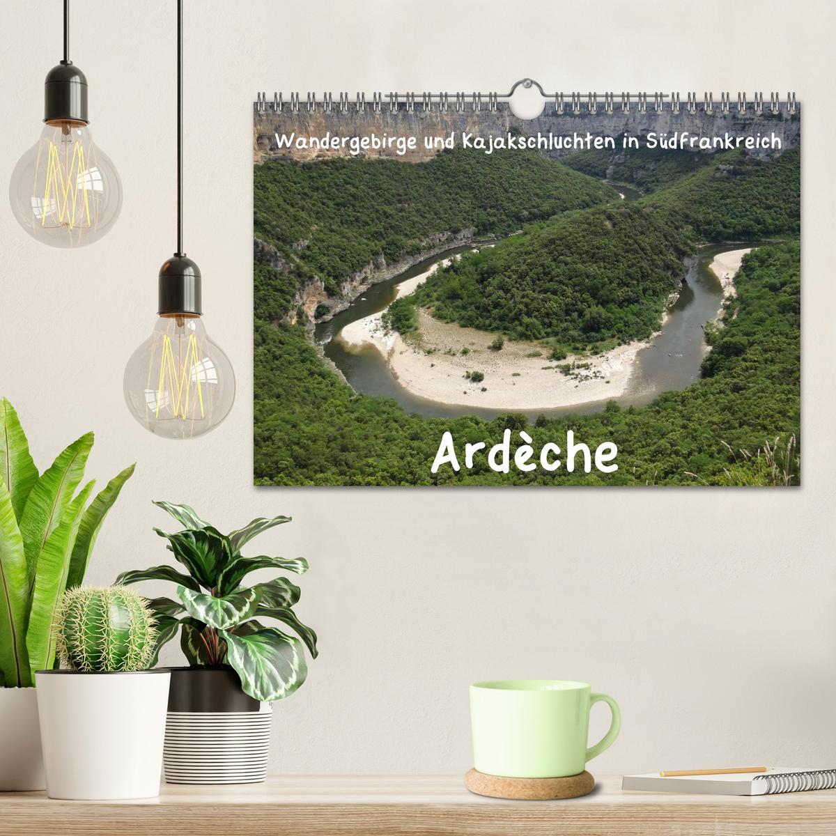 Bild: 9783435695232 | Ardèche · Wandergebirge und Kajakschluchten in Südfrankreich...