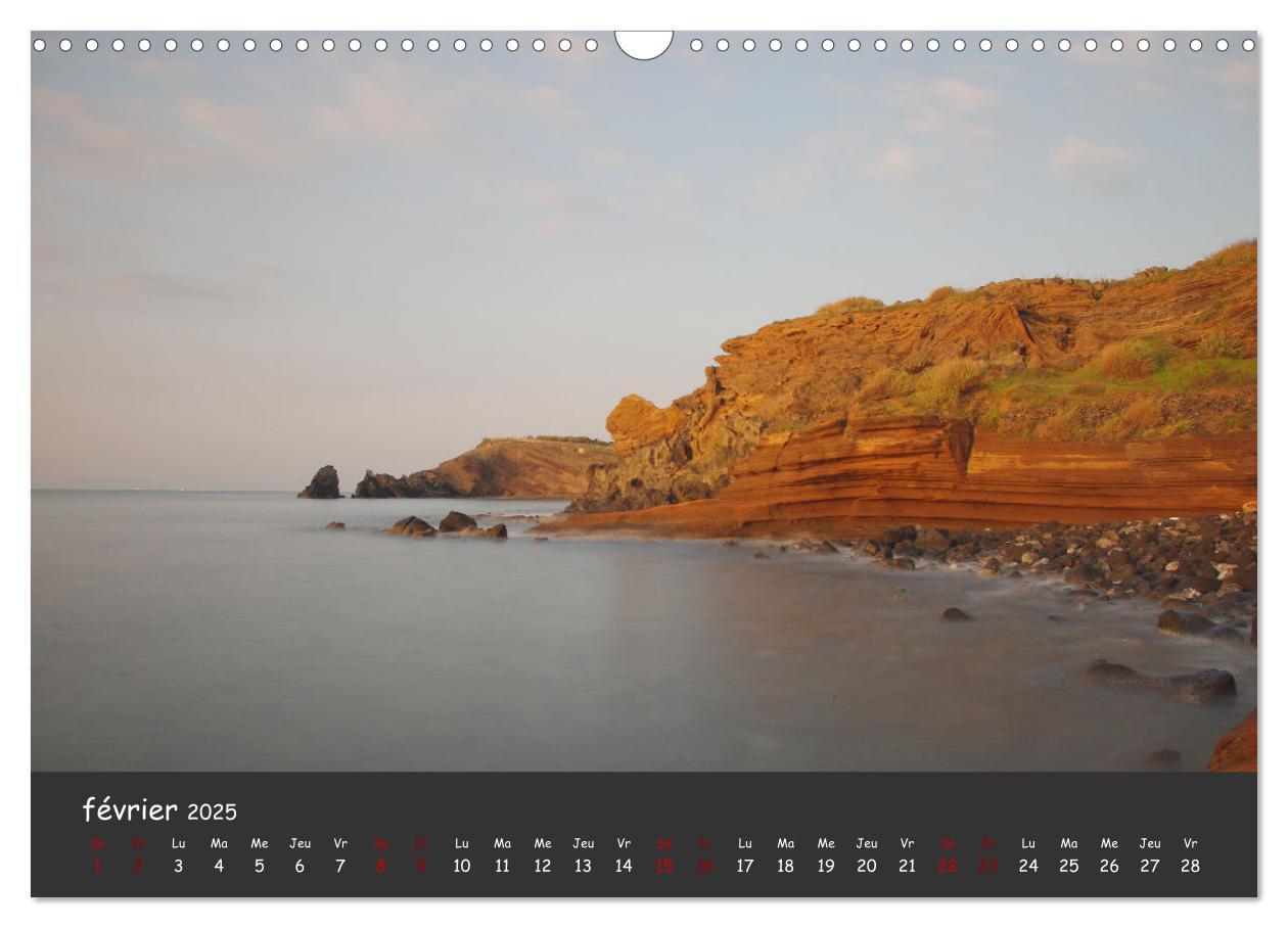 Bild: 9781325936823 | Le Cap d'Agde - Terre volcanique (Calendrier mural 2025 DIN A3...