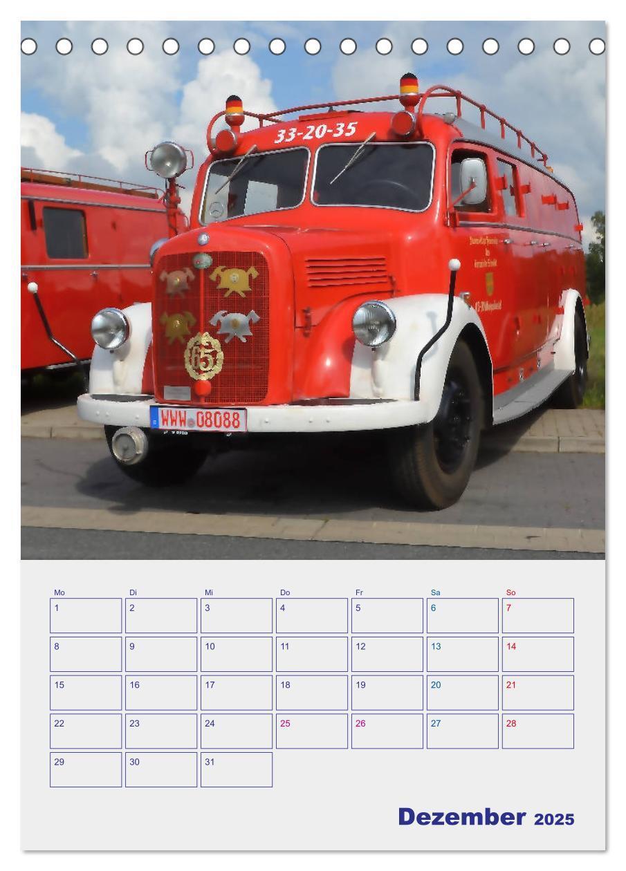 Bild: 9783435939947 | FEUERWEHR-Legende (Tischkalender 2025 DIN A5 hoch), CALVENDO...