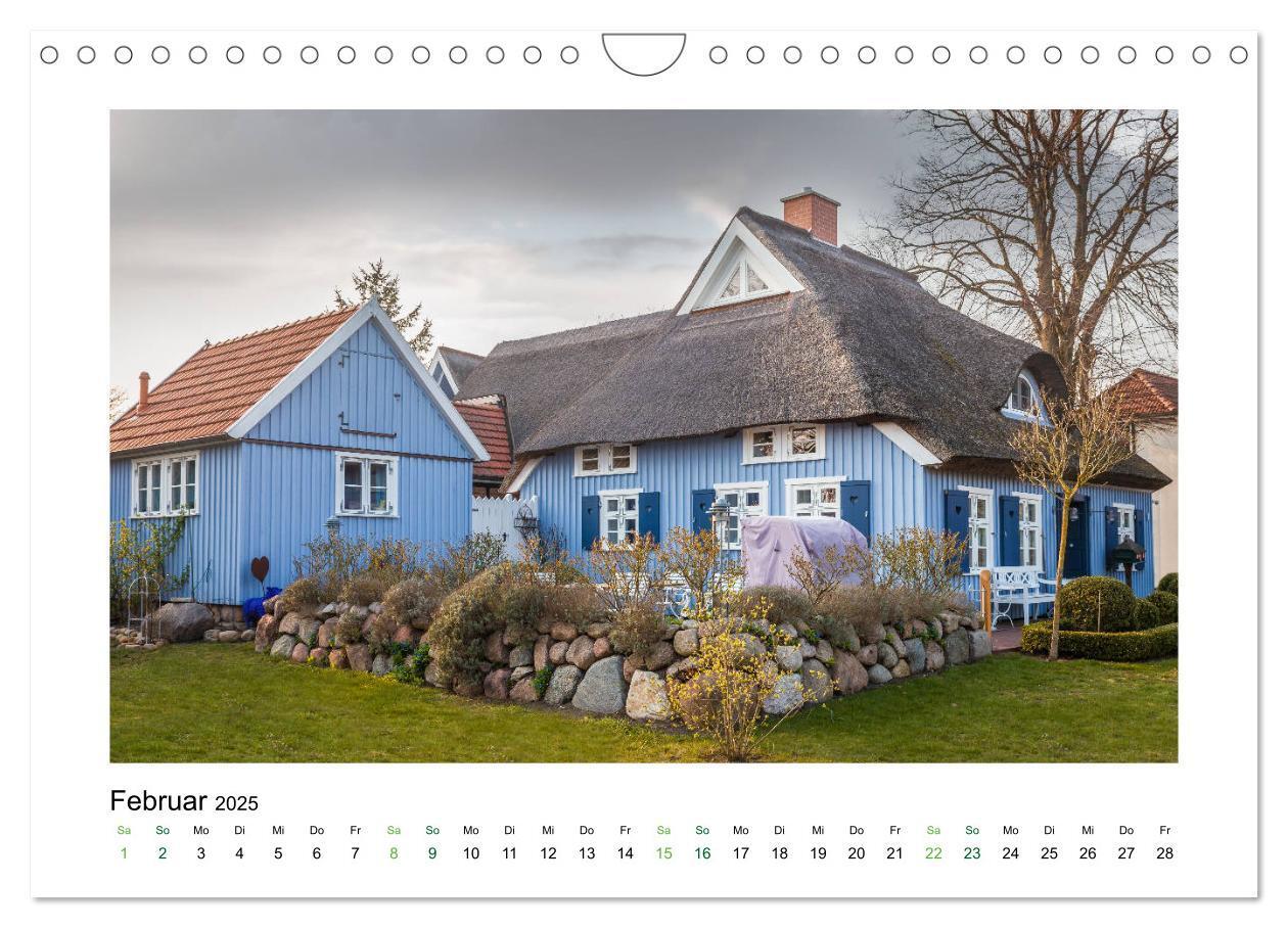 Bild: 9783435567720 | Landhäuser mit Charme (Wandkalender 2025 DIN A4 quer), CALVENDO...