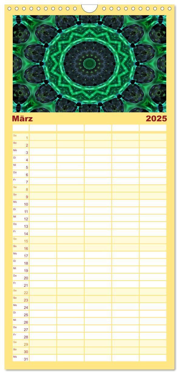 Bild: 9783457122358 | Familienplaner 2025 - Mandala Träume mit 5 Spalten (Wandkalender,...