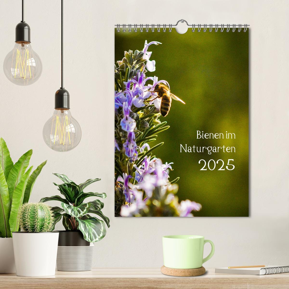 Bild: 9783435958023 | Bienen im Naturgarten (Wandkalender 2025 DIN A4 hoch), CALVENDO...