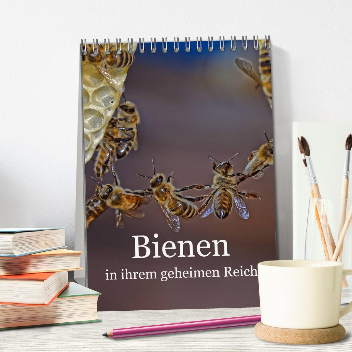 Bild: 9783457016947 | Bienen in ihrem geheimen Reich (Tischkalender 2025 DIN A5 hoch),...