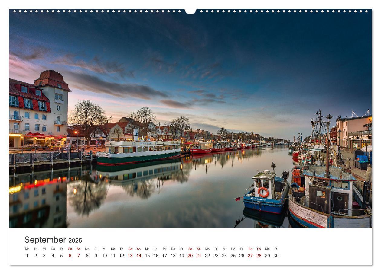 Bild: 9783435029082 | Warnemünde by Olaf Rehmert (Wandkalender 2025 DIN A2 quer),...