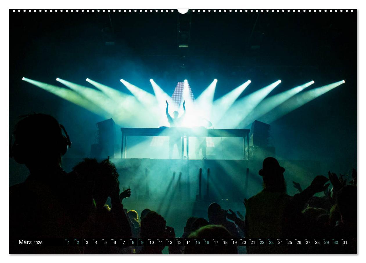 Bild: 9783435337040 | DJ Liveact (Wandkalender 2025 DIN A2 quer), CALVENDO Monatskalender