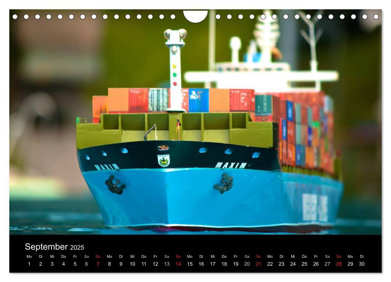 Bild: 9783435678495 | Modellboote in ihrem Element (Wandkalender 2025 DIN A4 quer),...