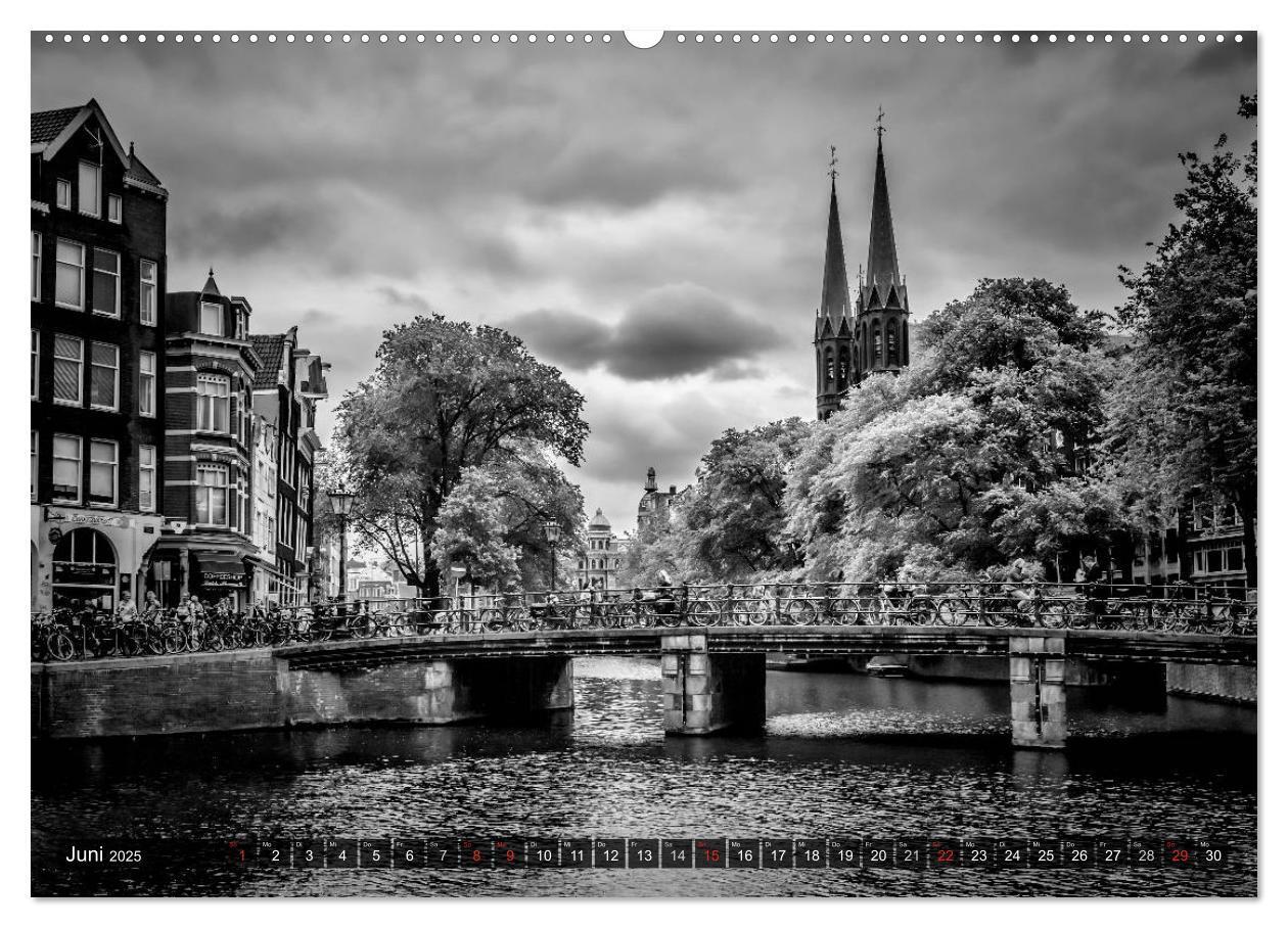 Bild: 9783435582198 | AMSTERDAM Stadtherz in Monochrom (Wandkalender 2025 DIN A2 quer),...