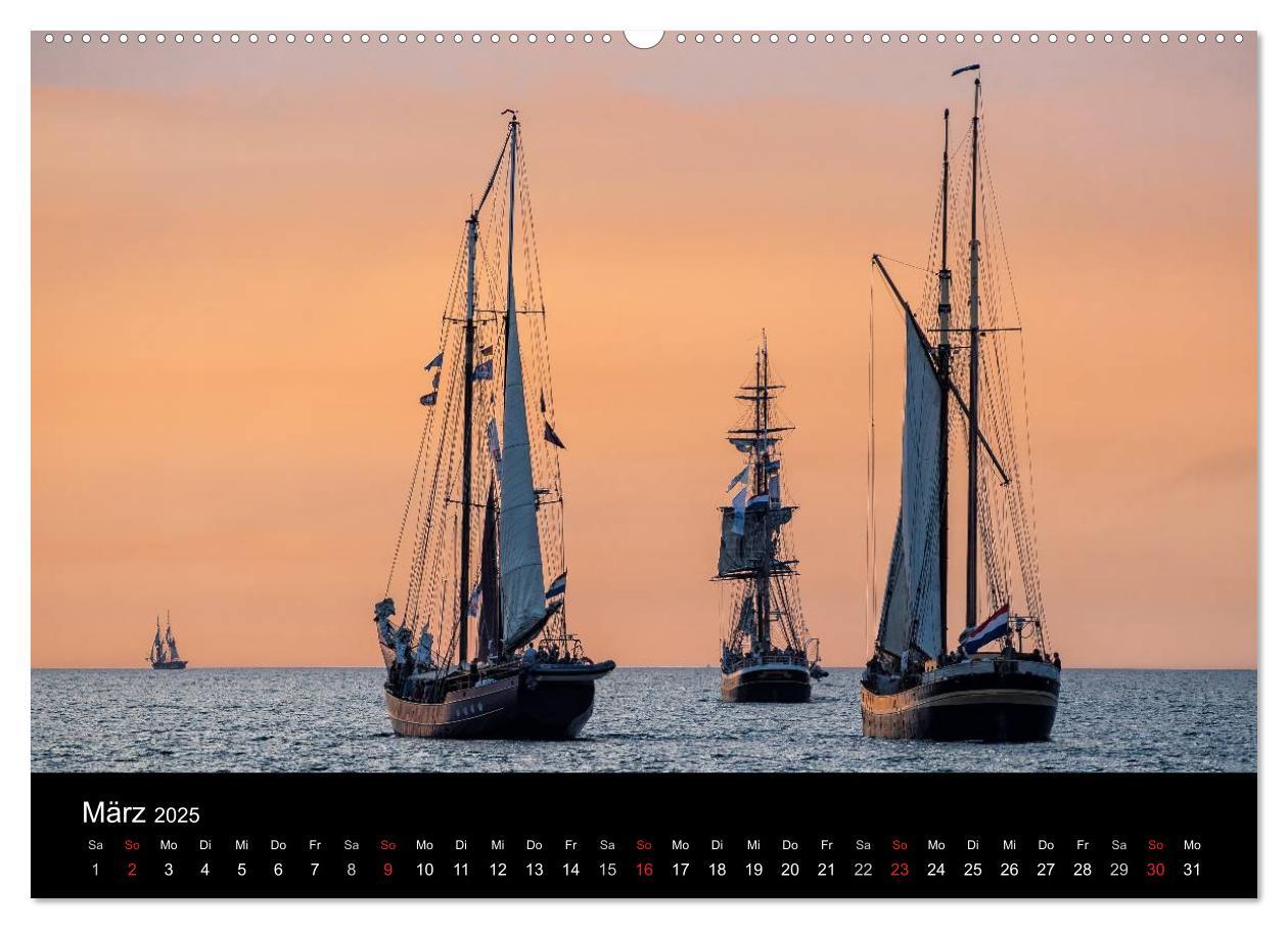 Bild: 9783435581092 | Windjammer auf der Ostsee im Abendlicht (Wandkalender 2025 DIN A2...