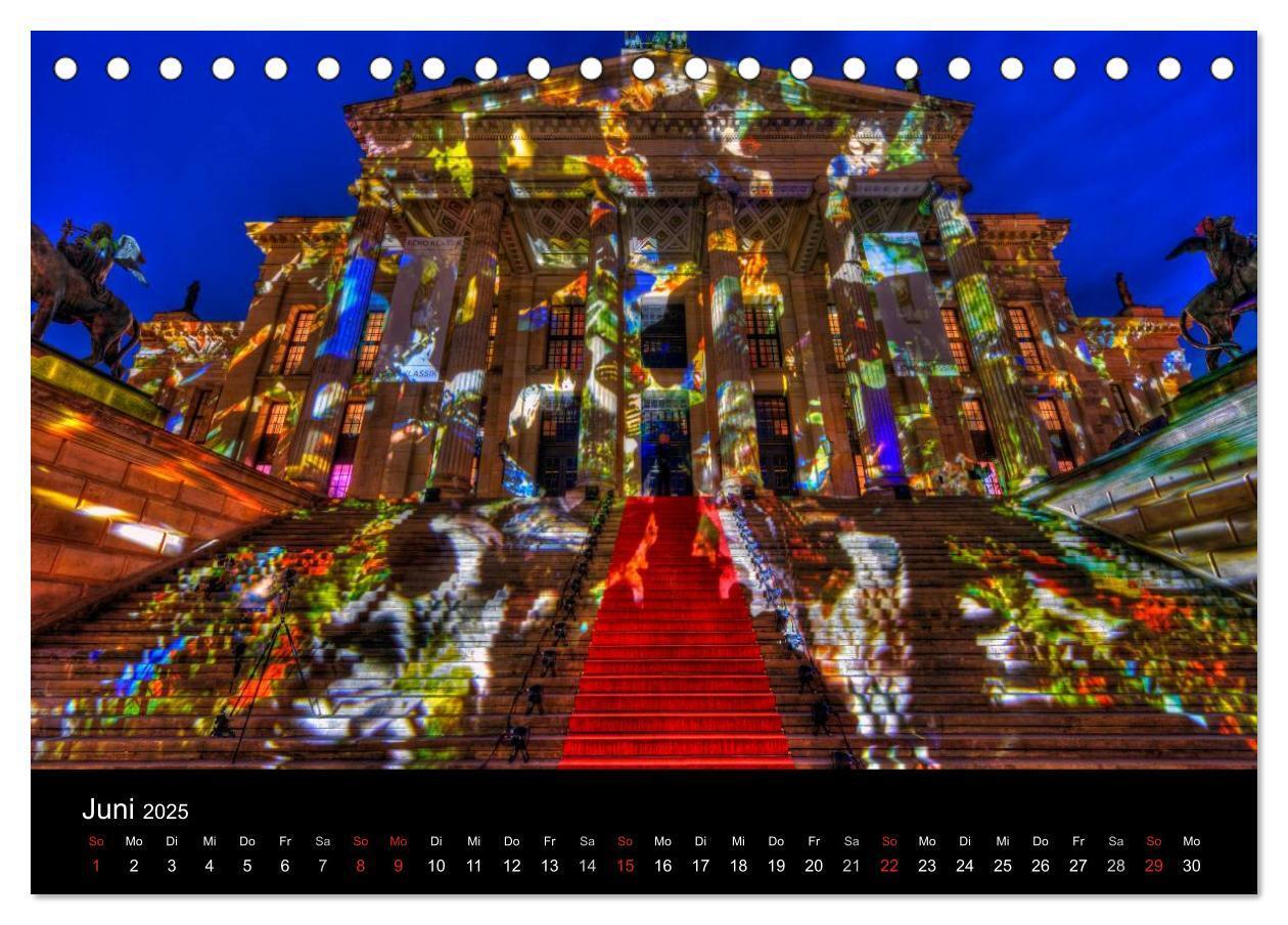 Bild: 9783435768516 | Berlin bei Nacht (Tischkalender 2025 DIN A5 quer), CALVENDO...