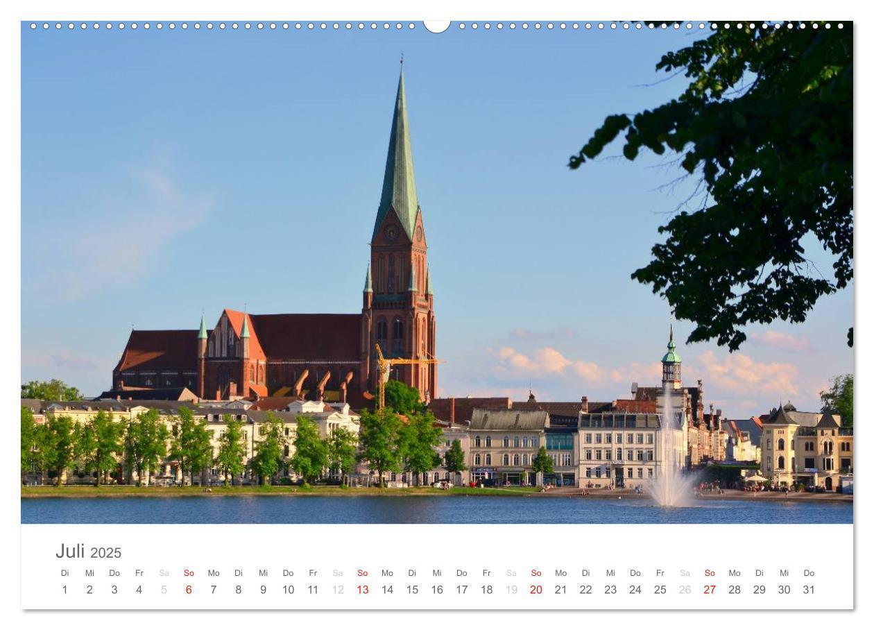 Bild: 9783435707645 | Schwerin - Impressionen (Wandkalender 2025 DIN A2 quer), CALVENDO...