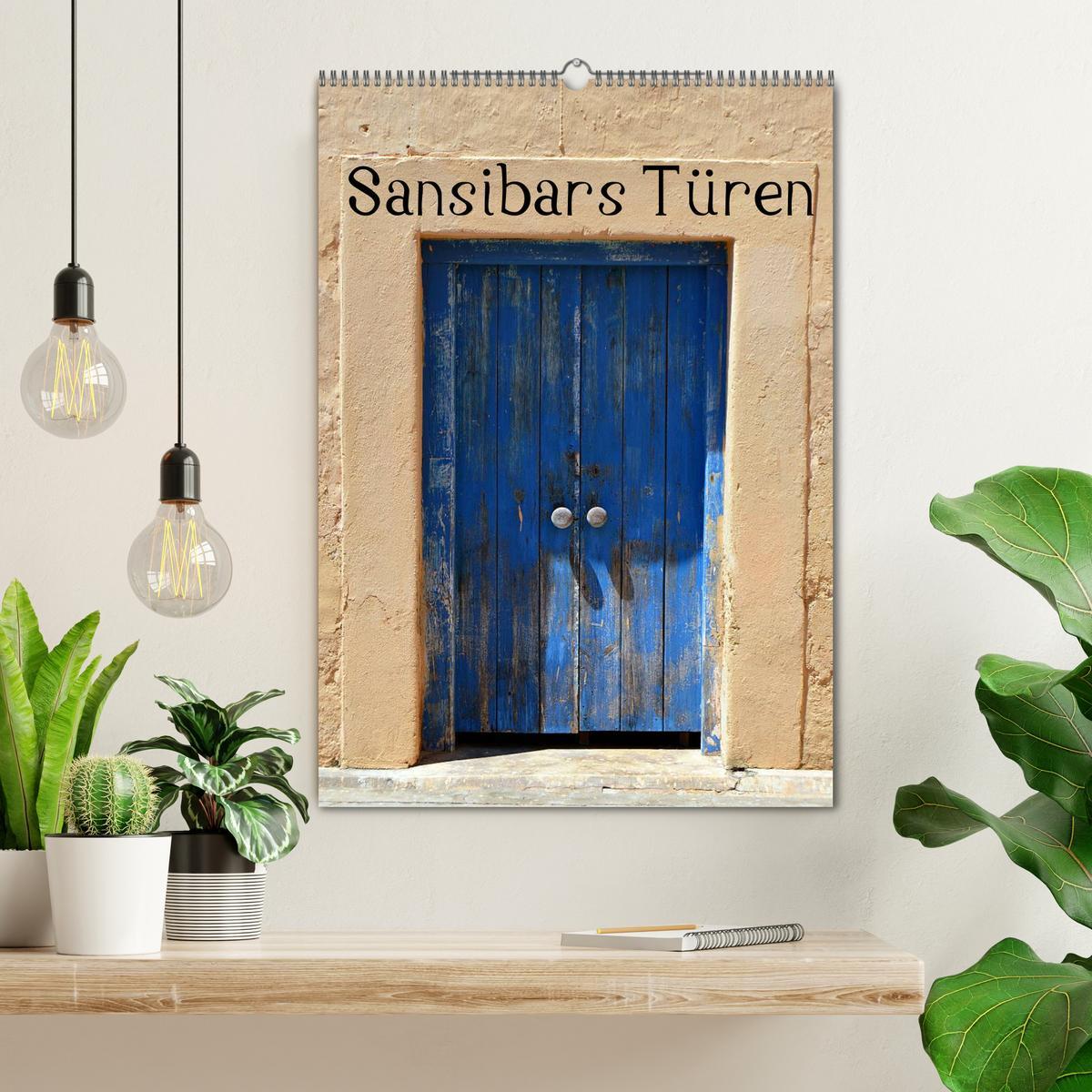 Bild: 9783457008713 | Sansibars Türenkunst (Wandkalender 2025 DIN A2 hoch), CALVENDO...