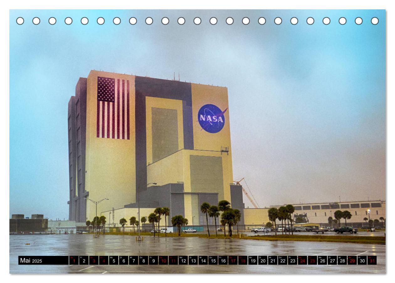 Bild: 9783435253920 | Kennedy Space Center (Tischkalender 2025 DIN A5 quer), CALVENDO...