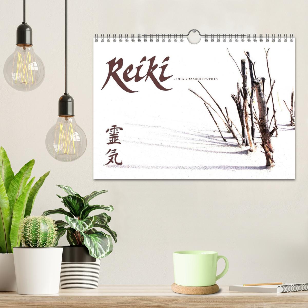 Bild: 9783435602629 | REIKI - Chakrameditation (Wandkalender 2025 DIN A4 quer), CALVENDO...