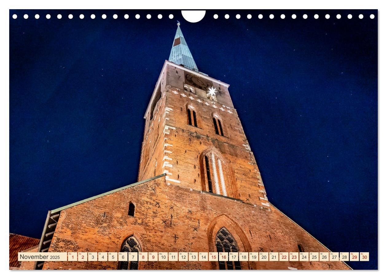 Bild: 9783383982927 | Lübeck bei Nacht (Wandkalender 2025 DIN A4 quer), CALVENDO...