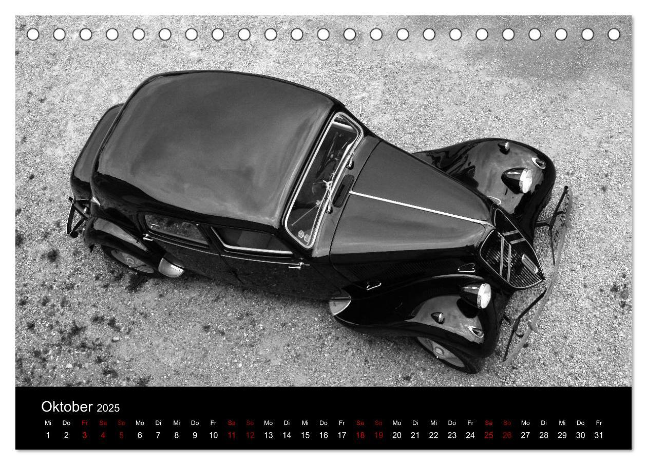 Bild: 9783435436118 | Citroën 11 CV Traction Avant in schwarzweiss (Tischkalender 2025...