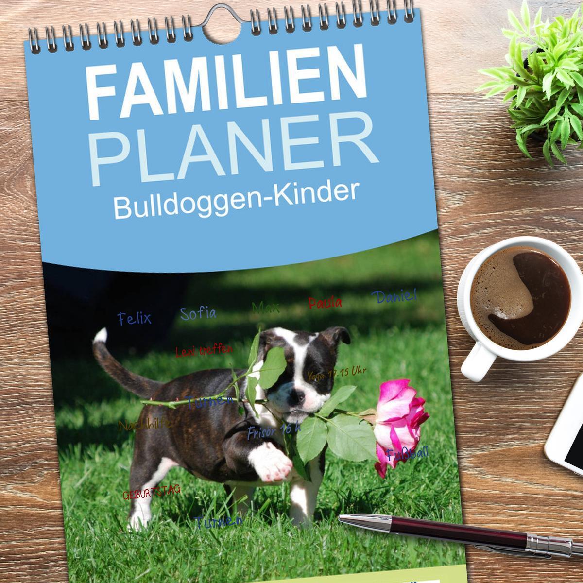 Bild: 9783457123621 | Familienplaner 2025 - Bulldoggen-Kinder mit 5 Spalten...