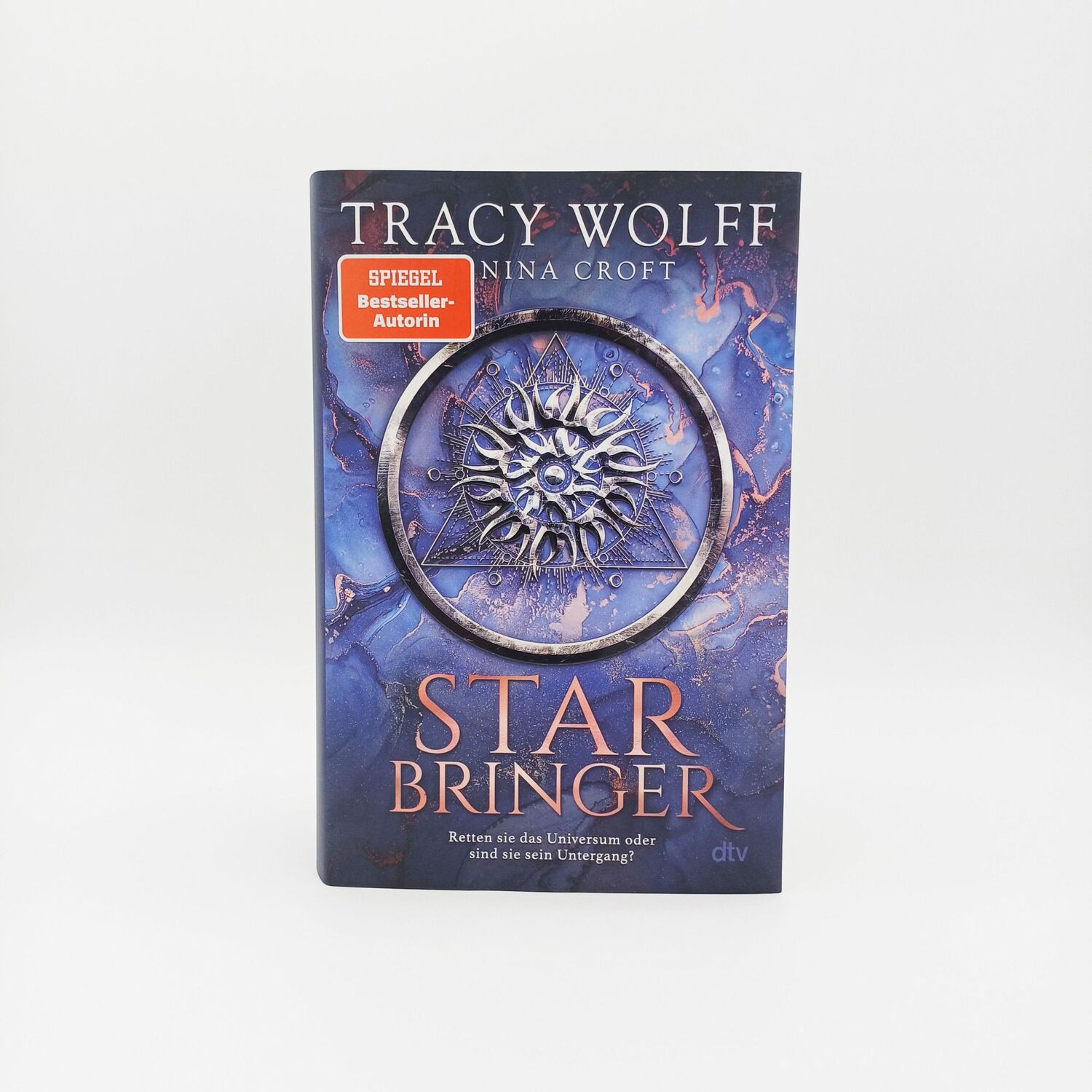 Bild: 9783423283809 | Star Bringer | Tracy Wolff (u. a.) | Buch | 752 S. | Deutsch | 2024