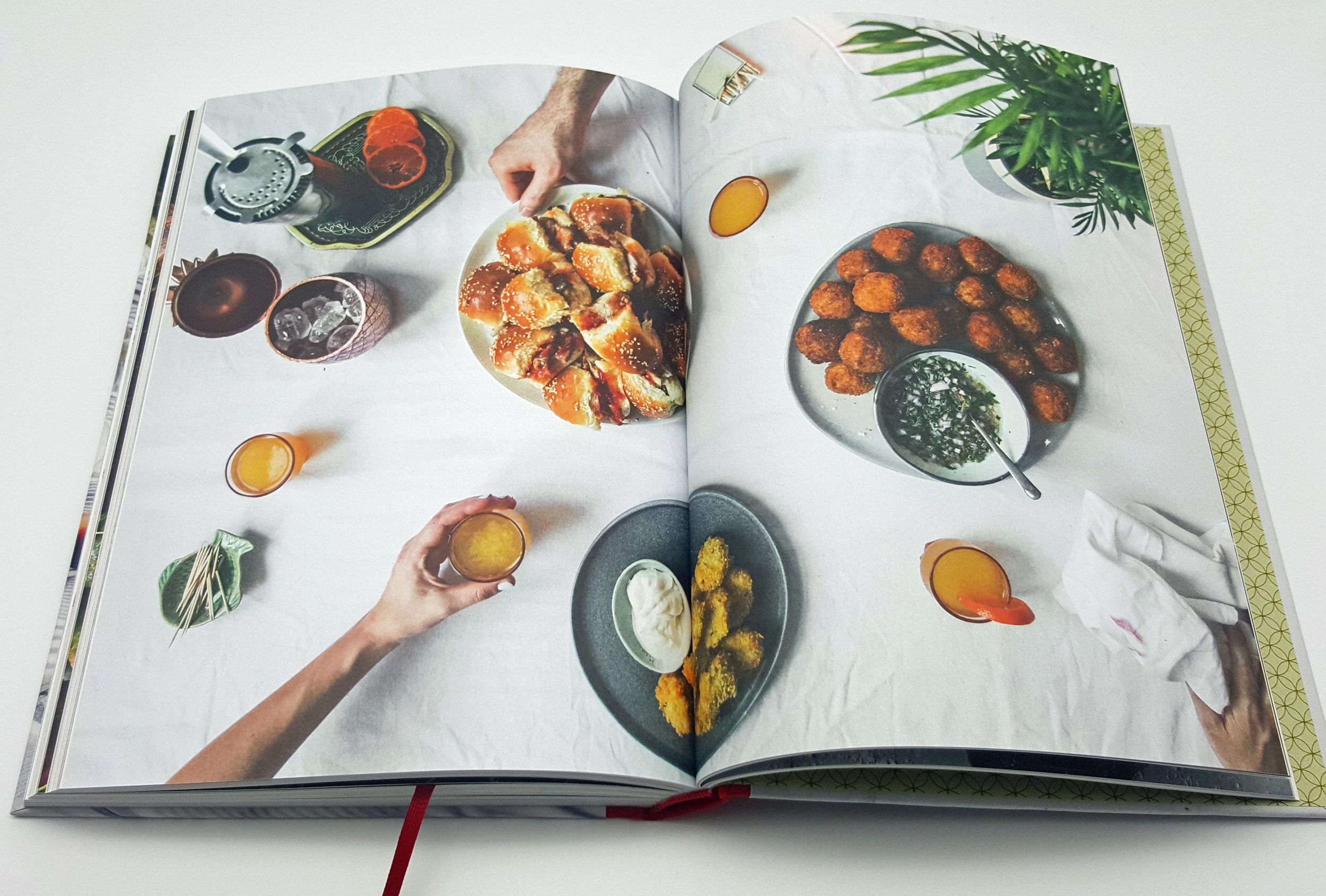 Bild: 9783336548095 | Mit dem LITTLE LIBRARY COOKBOOK durchs Jahr | Kate Young | Buch | 2019