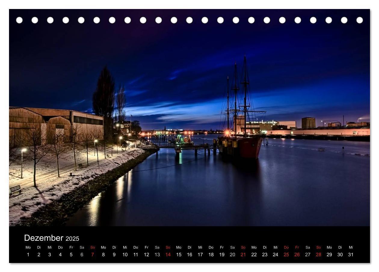 Bild: 9783435723485 | Bremen bei Nacht (Tischkalender 2025 DIN A5 quer), CALVENDO...