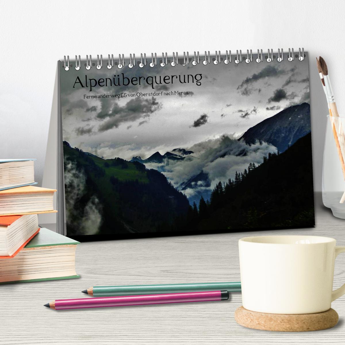 Bild: 9783435793532 | Alpenüberquerung (Tischkalender 2025 DIN A5 quer), CALVENDO...