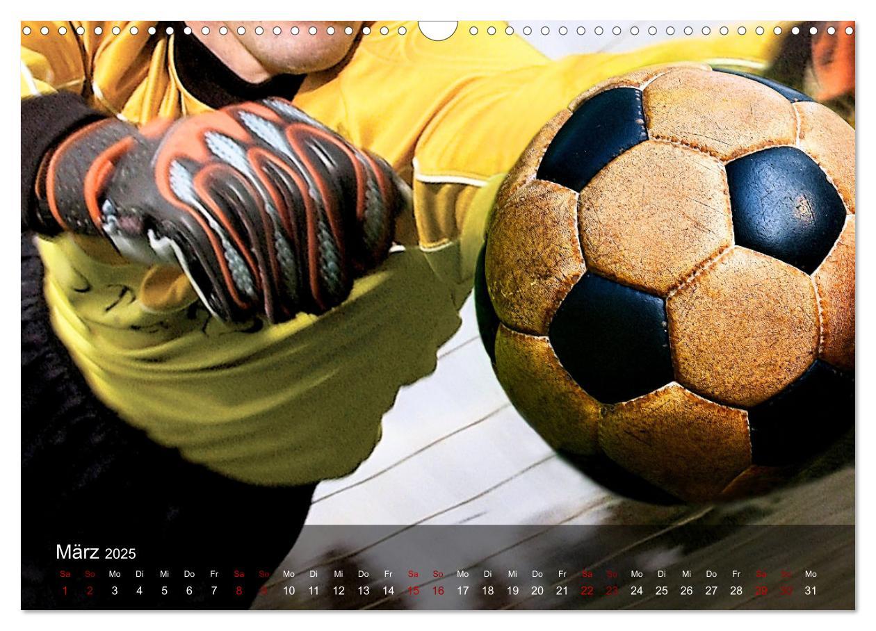 Bild: 9783383934520 | Fußball - pure Leidenschaft (Wandkalender 2025 DIN A3 quer),...