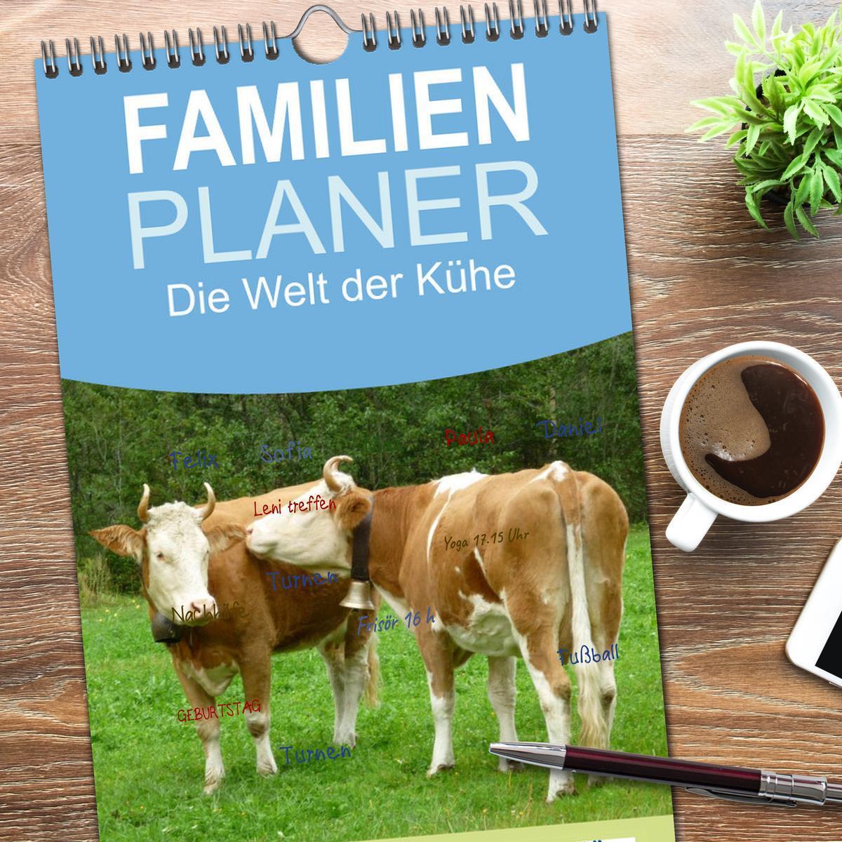 Bild: 9783457125069 | Familienplaner 2025 - Die Welt der Kühe mit 5 Spalten...