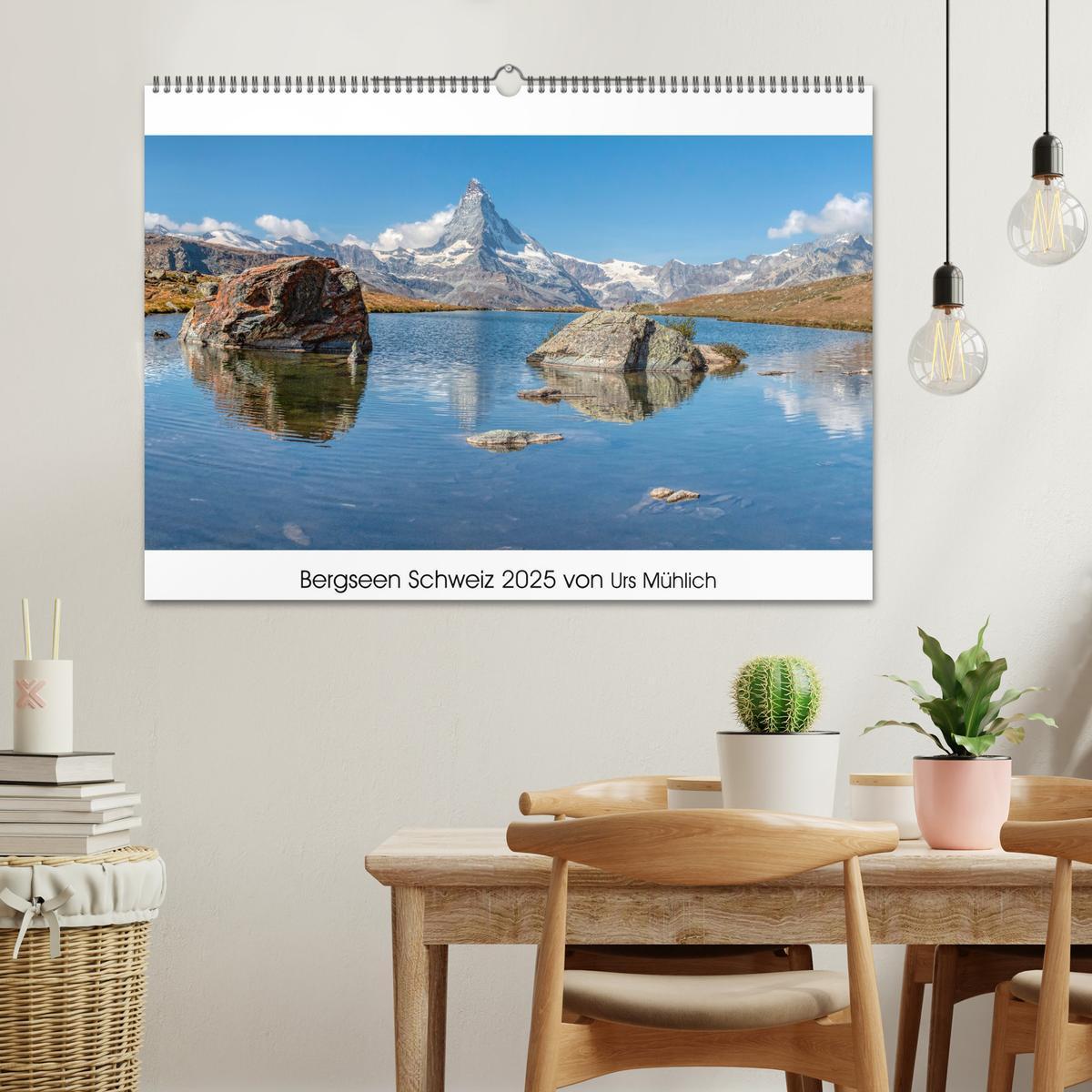 Bild: 9783435067060 | Bergseen Schweiz von Urs Mühlich (Wandkalender 2025 DIN A2 quer),...