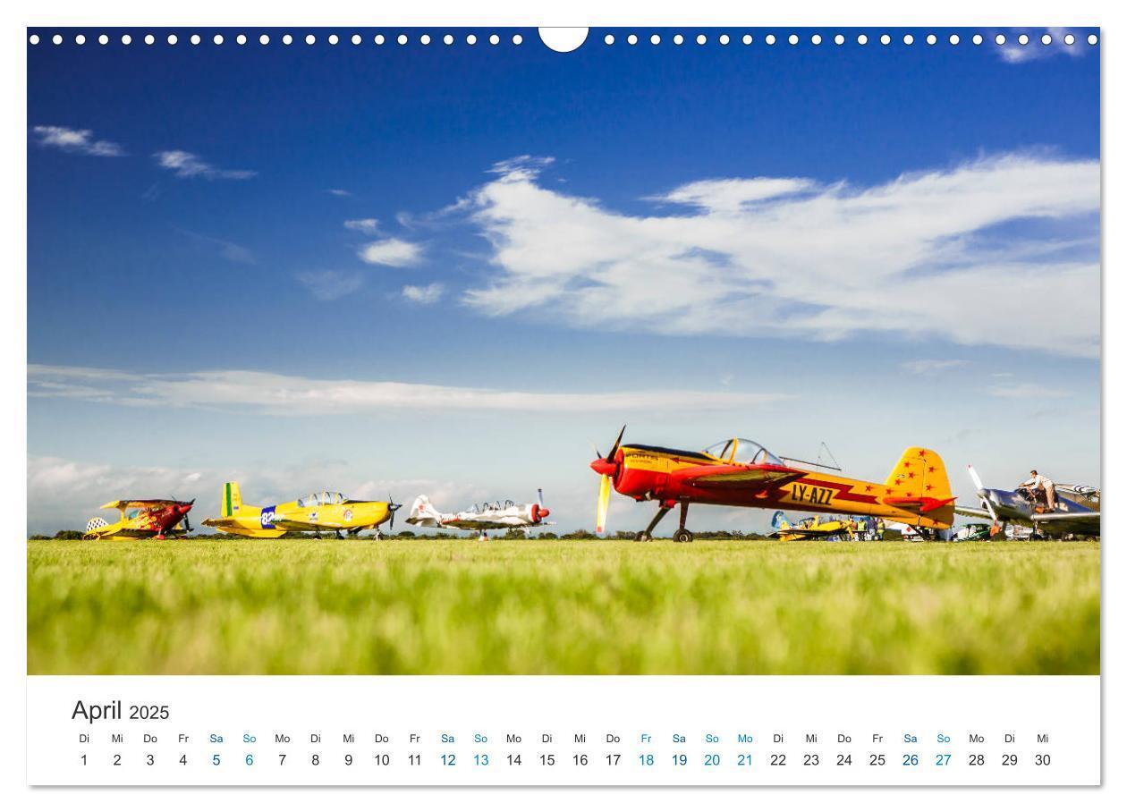 Bild: 9783435829927 | AVIATION CLASSICS seen by custompix.de (Wandkalender 2025 DIN A3...