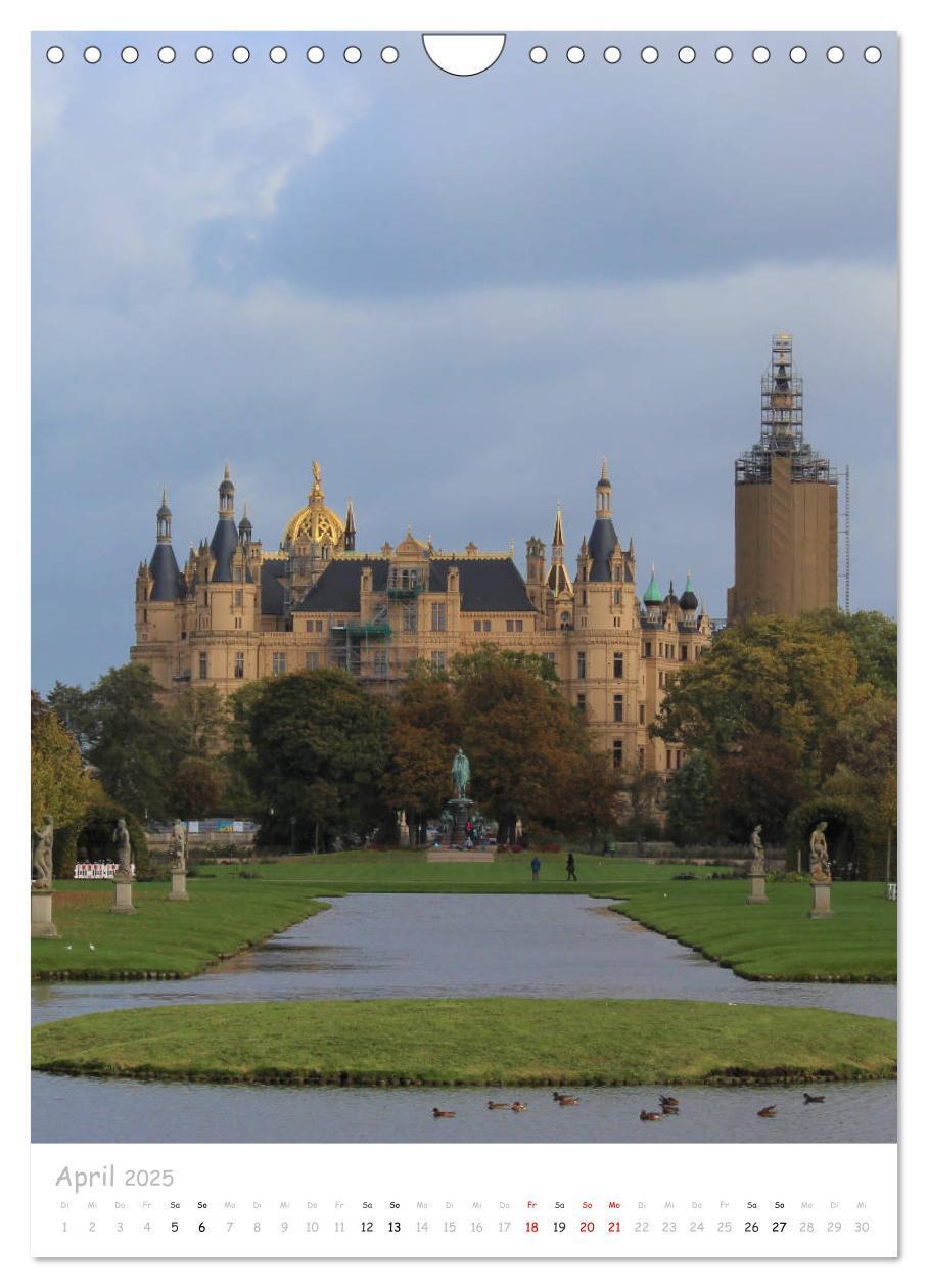 Bild: 9783435974344 | Ein Tag durch Schwerin (Wandkalender 2025 DIN A4 hoch), CALVENDO...