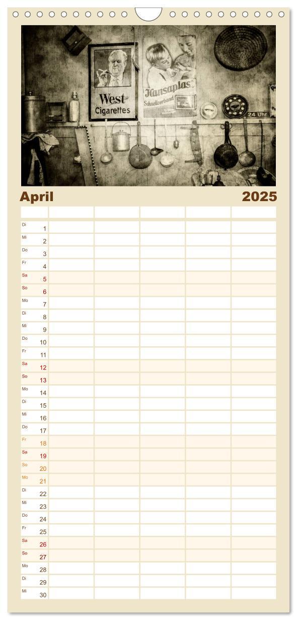 Bild: 9783457123362 | Familienplaner 2025 - Retro mit 5 Spalten (Wandkalender, 21 x 45...