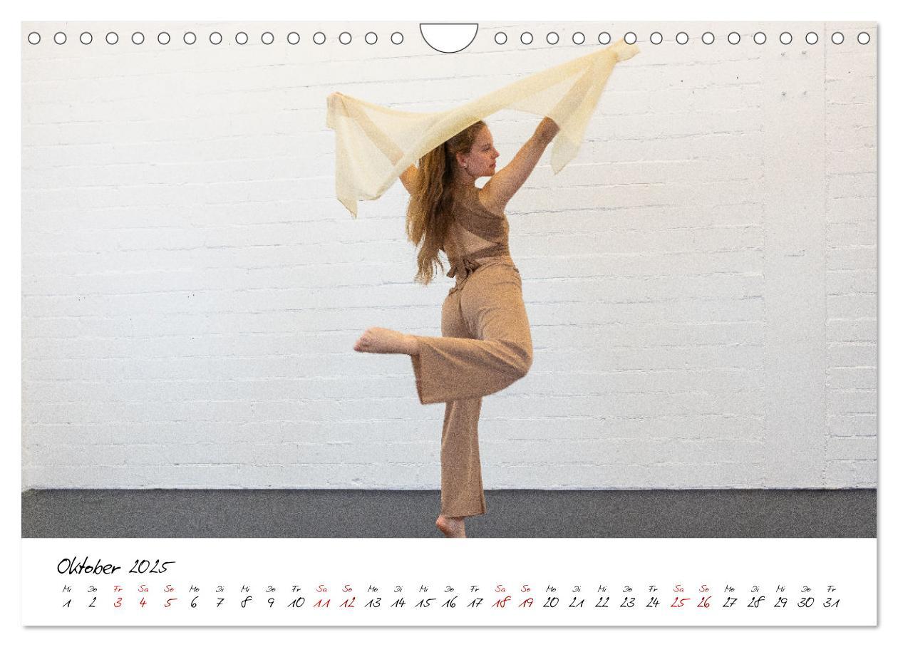 Bild: 9783383950391 | Dance Company eMotion (Wandkalender 2025 DIN A4 quer), CALVENDO...