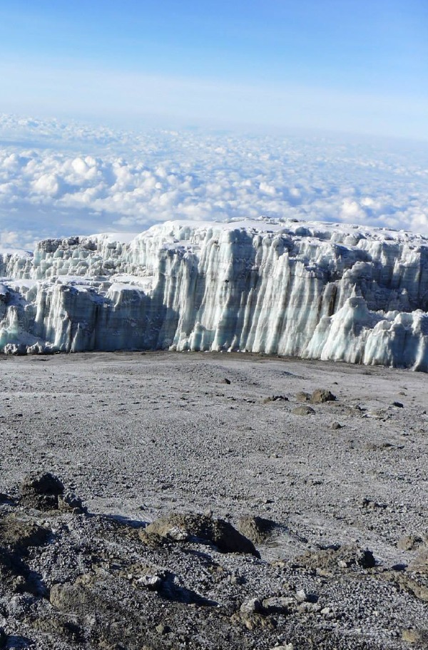 Cover: 9783745053463 | Und der Himmel kennt keine Tränen | Wiedersehen am Kilimanjaro | Buch