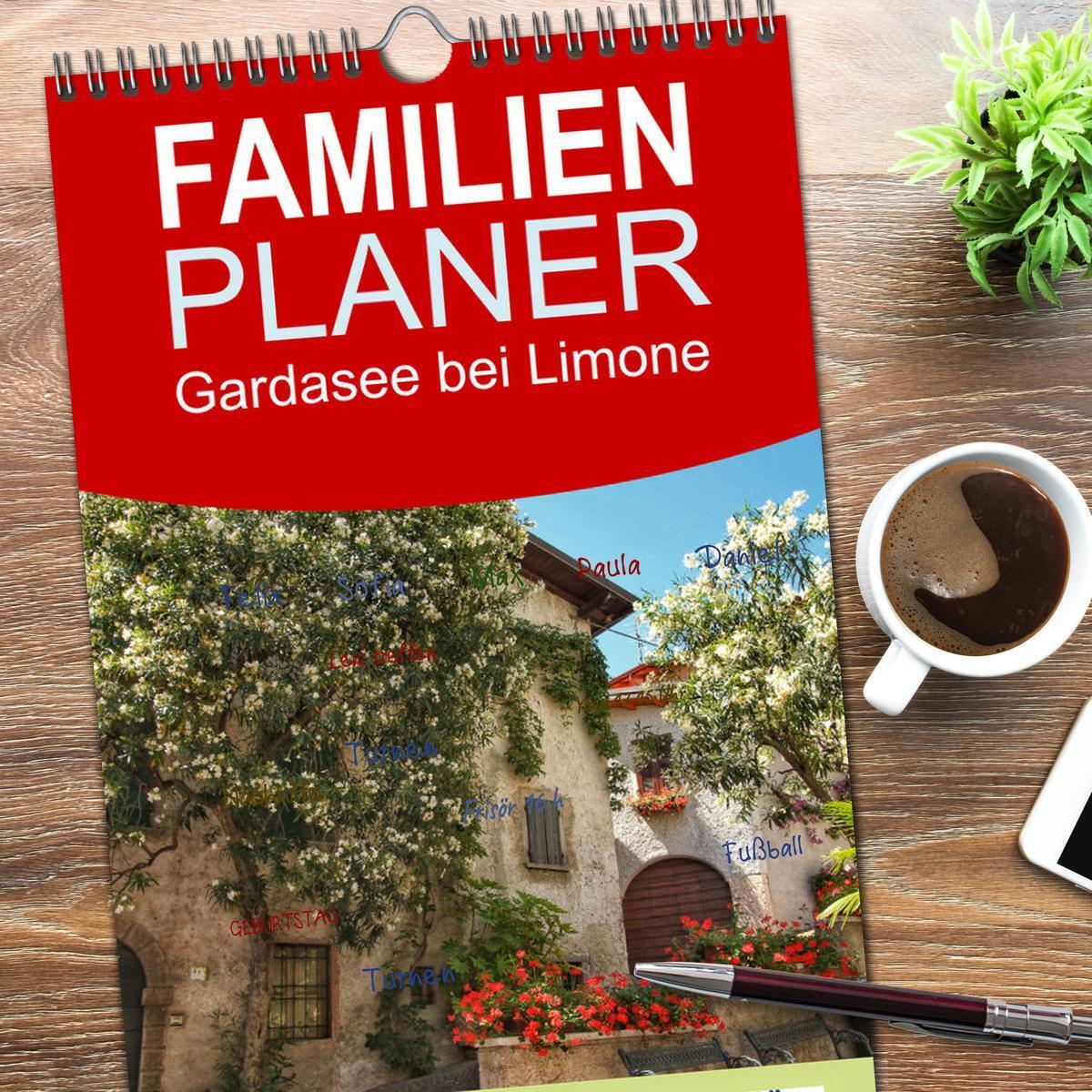 Bild: 9783457099933 | Familienplaner 2025 - Gardasee bei Limone mit 5 Spalten...